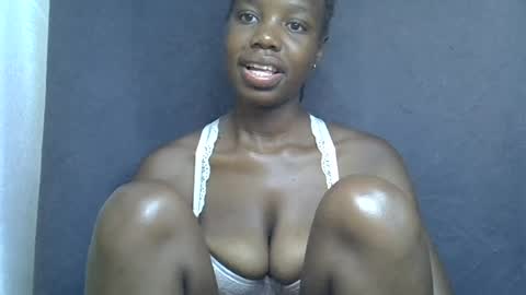 Snapshot of sexy_peach4 chatting on 07-10-26, 12:37 sexy_peach4 online show from 07-10-26, 12:37