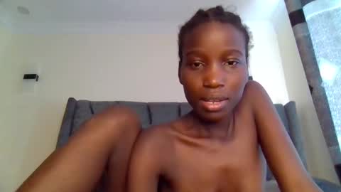 sexy_petittie online show from 12-16-25, 08:41