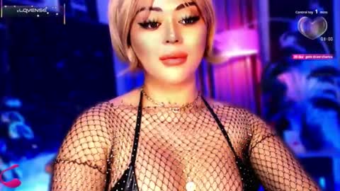 Snapshot of sexy_quickie chatting on 10-20-25, 07:58 KATH  online show from 10-20-25, 07:58