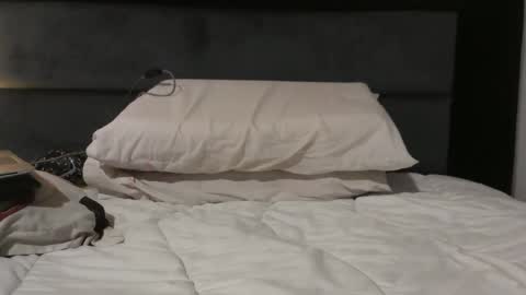 Snapshot of sexy_stepbro chatting on 12-16-24, 11:18 sexy_stepbro online show from 12-16-24, 11:18