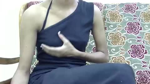 Snapshot of sexy_twishu chatting on 09-10-25, 04:18 Twishu online show from 09-10-25, 04:18