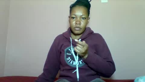 sexyapple2002 online show from 09-28-25, 03:23