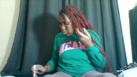 sexyapple2002 online show from 12-22-25, 11:51