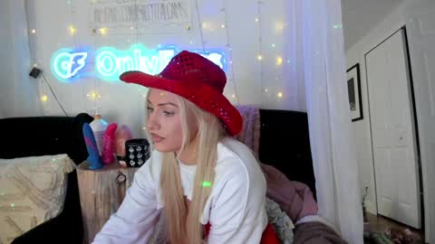 Snapshot of sexyashley_21 chatting on 02-03-25, 01:41 Ashley Teal online show from 02-03-25, 01:41