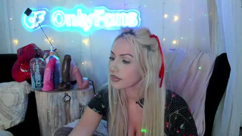 Snapshot of sexyashley_21 chatting on 02-05-25, 05:09 Ashley Teal online show from 02-05-25, 05:09