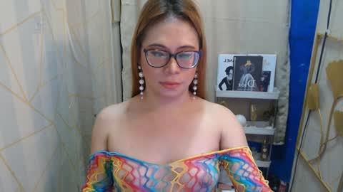 Snapshot of sexyasiantsxx chatting on 02-03-25, 09:19 Denise online show from 02-03-25, 09:19