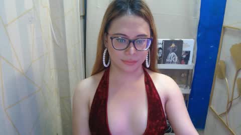 Snapshot of sexyasiantsxx chatting on 03-04-25, 10:46 Denise online show from 03-04-25, 10:46