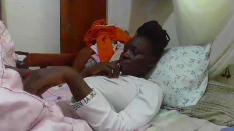 Snapshot of sexyblackg chatting on 01-09-25, 01:35 Sexyblackg online show from 01-09-25, 01:35