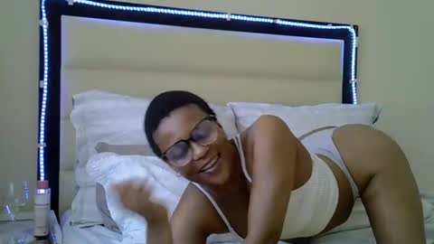 sexyboobs16 online show from 11-20-25, 09:53