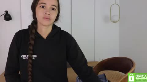 chanell and yina online show from 09-15-25, 12:49