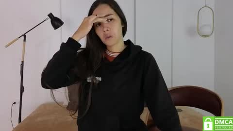 chanell and yina online show from 11-08-25, 01:11