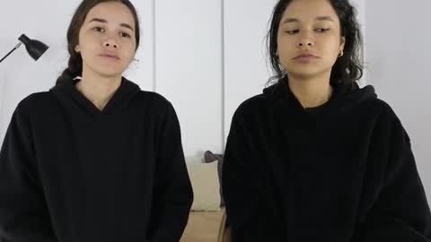 chanell and yina online show from 12-19-25, 01:18