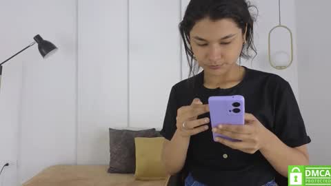 chanell and yina online show from 01-06-26, 01:15