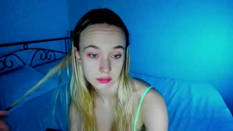 Sophia online show from 02-12-25, 10:03