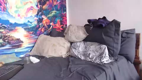 Mike online show from 09-19-25, 07:47