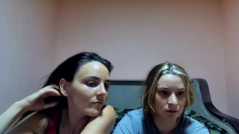 Snapshot of sexyemma09 chatting on 08-04-26, 08:22 sexyemma09 online show from 08-04-26, 08:22