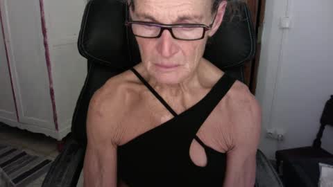 Snapshot of sexyfit58 chatting on 12-01-24, 11:58 SexyFit58 online show from 12-01-24, 11:58