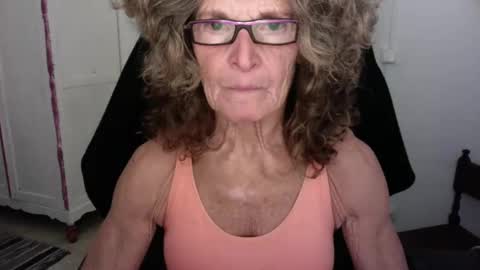 Snapshot of sexyfit58 chatting on 12-21-24, 09:47 SexyFit58 online show from 12-21-24, 09:47