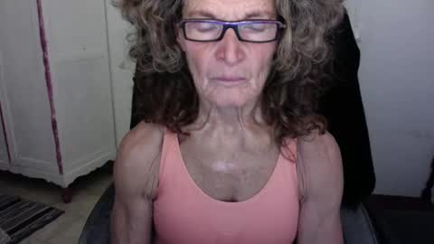 Snapshot of sexyfit58 chatting on 12-22-24, 01:34 SexyFit58 online show from 12-22-24, 01:34
