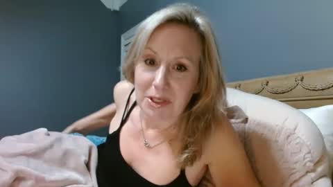 Snapshot of sexyfloridamilf chatting on 01-05-25, 08:52 LisaisLuscious online show from 01-05-25, 08:52