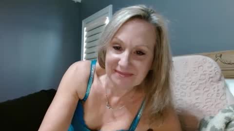 Snapshot of sexyfloridamilf chatting on 01-11-25, 01:53 LisaisLuscious online show from 01-11-25, 01:53