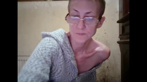 Snapshot of sexygeny4652 chatting on 11-18-25, 05:39 sexygeny4652 online show from 11-18-25, 05:39