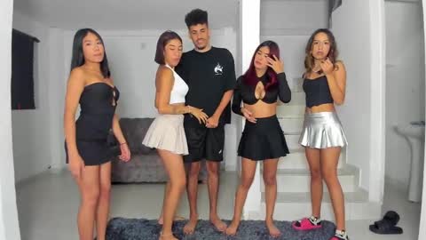 black hair GIORGIA --  redhair RILEY -brown hair APRIL online show from 02-12-25, 10:46