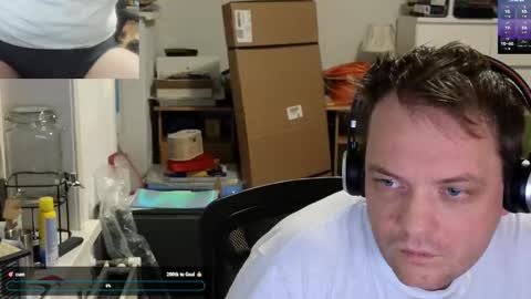 Snapshot of sexyhotboy87 chatting on 12-17-24, 07:07 Henry online show from 12-17-24, 07:07