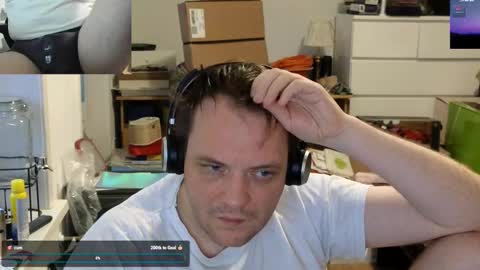 Snapshot of sexyhotboy87 chatting on 12-18-24, 07:47 Henry online show from 12-18-24, 07:47