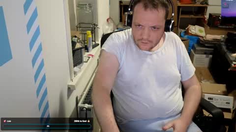 Snapshot of sexyhotboy87 chatting on 12-23-24, 05:17 Henry online show from 12-23-24, 05:17