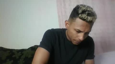 Snapshot of sexyleon69 chatting on 12-30-24, 09:40 Sexy leon online show from 12-30-24, 09:40