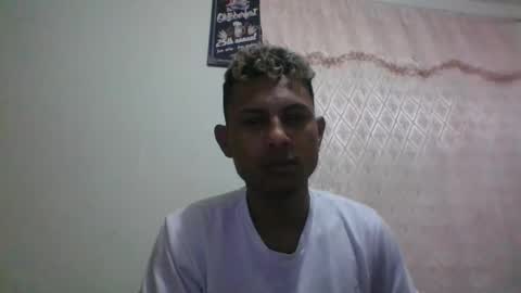 Snapshot of sexyleon69 chatting on 01-08-25, 07:24 Sexy leon online show from 01-08-25, 07:24