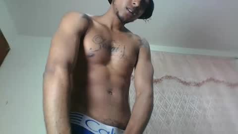 Snapshot of sexyleon69 chatting on 01-27-25, 11:43 Sexy leon online show from 01-27-25, 11:43