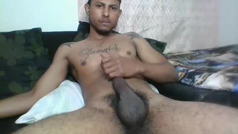 Snapshot of sexyleon69 chatting on 01-31-25, 10:10 Sexy leon online show from 01-31-25, 10:10