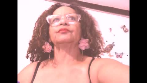 Snapshot of sexylilith421 chatting on 11-27-25, 03:19 Sexy Lilith online show from 11-27-25, 03:19