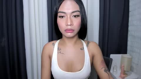 Snapshot of sexylovesappira chatting on 10-25-25, 08:00 maxine online show from 10-25-25, 08:00