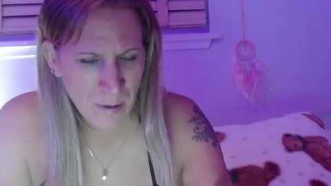 ryeanne25 online show from 04-18-26, 09:13