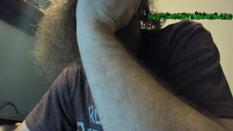Snapshot of sexymountainman420 chatting on 12-21-24, 09:15 Sexymountainman420 online show from 12-21-24, 09:15