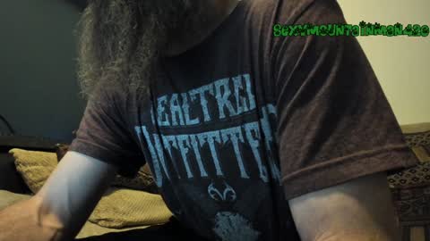 Snapshot of sexymountainman420 chatting on 12-23-24, 04:12 Sexymountainman420 online show from 12-23-24, 04:12