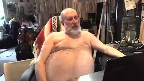 Grizz Lee Bear online show from 01-07-25, 03:02