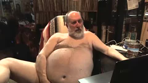 Grizz Lee Bear online show from 01-17-25, 04:26