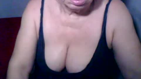 Snapshot of sexyoldwet chatting on 12-31-24, 02:29 AnneSofia online show from 12-31-24, 02:29