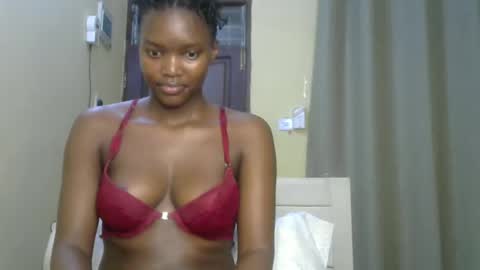 Snapshot of sexypetite_lee chatting on 01-11-25, 06:03 Lee online show from 01-11-25, 06:03