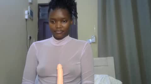 Snapshot of sexypetite_lee chatting on 01-16-25, 11:58 Lee online show from 01-16-25, 11:58