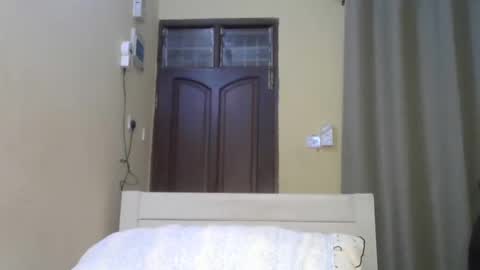 Snapshot of sexypetite_lee chatting on 03-03-25, 12:05 Lee online show from 03-03-25, 12:05