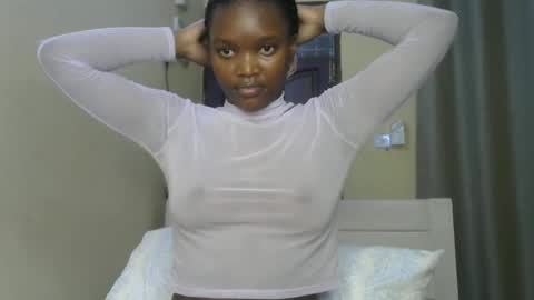 Snapshot of sexypetite_lee chatting on 03-04-25, 04:49 Lee online show from 03-04-25, 04:49