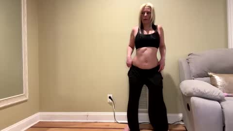 Sexypiglet2728 online show from 12-24-24, 03:27