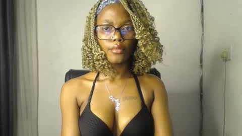 Darkskinned Rae online show from 02-20-26, 06:19