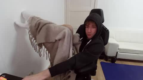 urPersonalToyboy420 online show from 01-11-26, 12:10