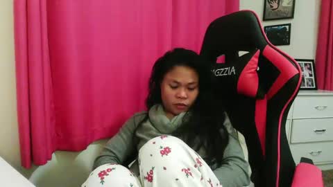 Snapshot of sexysmiley109 chatting on 12-17-25, 01:22 sexysmiley109 online show from 12-17-25, 01:22